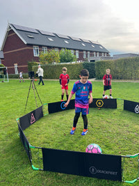 QUICKFEET Play - gratis app met 10 games - Footballgadgets.shop