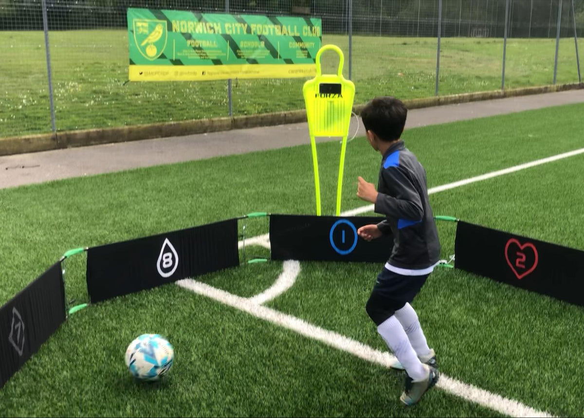 QUICKFEET Play - gratis app met 10 games - Footballgadgets.shop